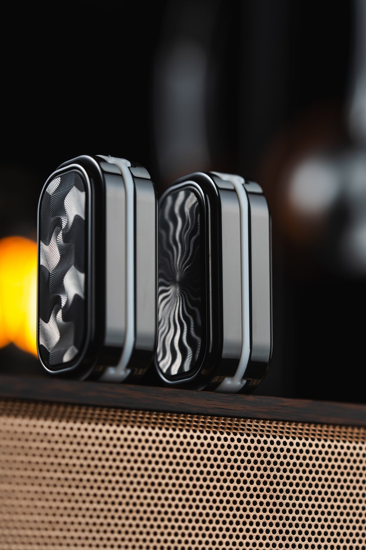 GUILLOCHE SLIDER